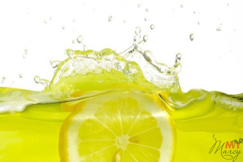 Выжимая лимонный сок, следите, чтобы в него не попала цедра
