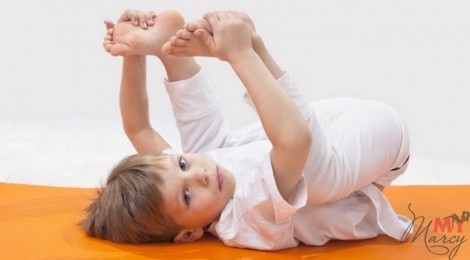 Выполняйте упражнения вместе с малышом – так будет веселее и интереснее