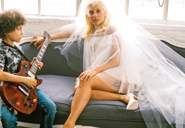 Леди Гага выбрала оригинальный свадебный наряд