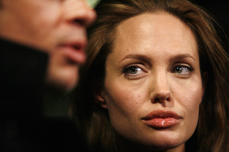 Чем же завершится очередной скандал между Джоли и Питтом