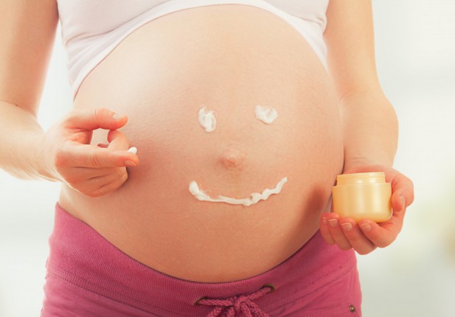 Во время беременности женщина должна особенно заботиться о своем теле (фото: codecheck.info) 