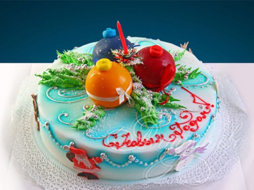 Новогодний торт – вкусное лакомство и прекрасное украшение праздничного стола (фото: cake69tver.umi.ru )
