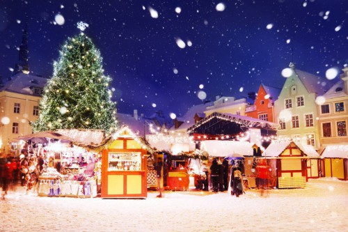 Праздничные прилавки рождественской Праги ломятся от сувениров (www.dailusmi.net)