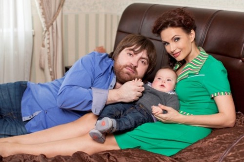 Эвелина с семьей (фото: gorod.lv)