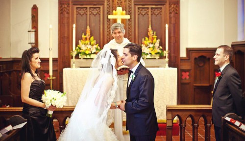Свадебная церемония в католической церкви (фото: galleryhip.com)