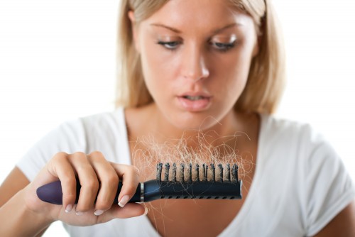 Никакие средства не помогут сделать волосы здоровыми, если организму не хватает витамина Е (фото: www.vladtime.ru)