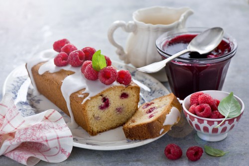 Любая хозяйка сможет испечь торт из заготовленного варенья (фото: www.1zoom.ru)