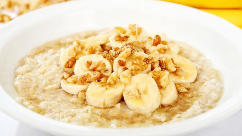Овсянка – один из самых популярных завтраков (фото: youtube.com)