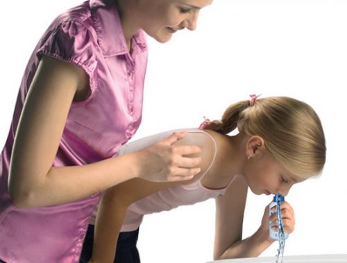 Лучшее средство от насморка – промывание носовых ходов (www. stoprinit.ru)